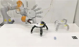 �����ֻ����ˡ�ʵ��˫��ץ������������